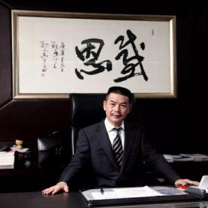 珀莱雅董事长侯军呈荣获“全球杰出华人-华人之光”大奖