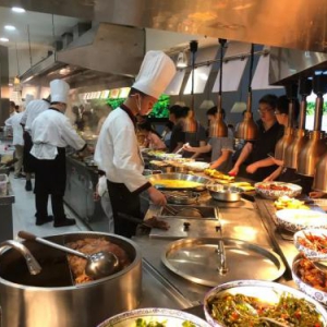 32年首次进军现炒下饭菜，迟到的西贝能否后来居上？