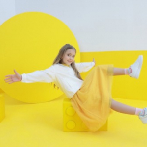 将经典穿在身上，江博士小黄人联名款鞋全线上市