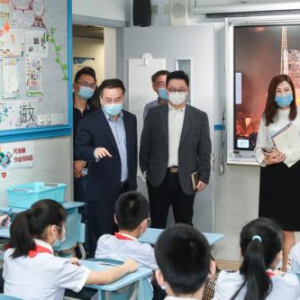 戴森通过上海市教委向六所中小学捐赠空气净化风扇，为学生返校保驾护航