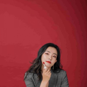 王通：李玥瑶玩直播一周营收八百万“微商+直播”模式的威力巨大