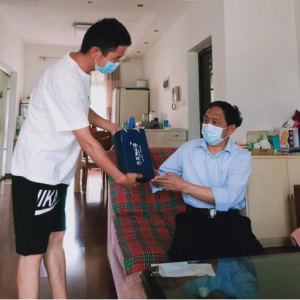 发现美，传递爱！博康艾馨武汉分公司用享老为疫后复苏加油