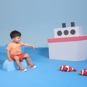 第一次当爸是什么体验？总想给宝宝买一双学步鞋