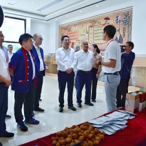 大山深处，扶贫攻坚的“东航脚步”从未停歇