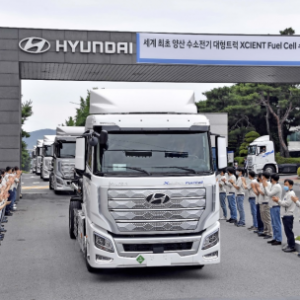 世界第一批氢燃料重卡现代XCIENT在欧洲正式商用化