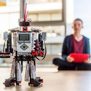 机器人教育就是把机器人当玩具吗