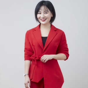 百年人寿司庆功勋人物专访–李岚