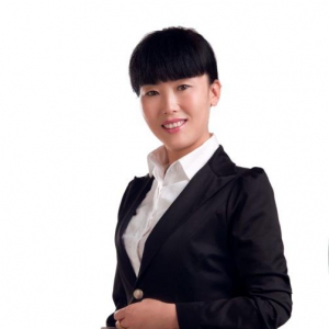 百年人寿司庆功勋人物专访-王娟