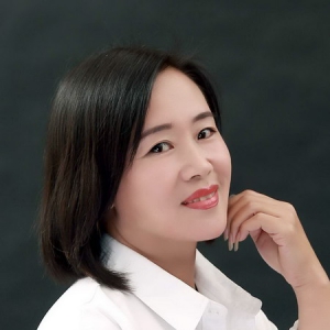 百年人寿十一周年突出贡献人物——尹淑霞经理