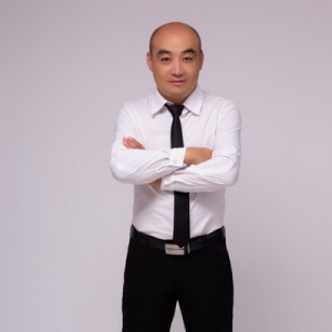 人物专访记—专访百年人寿保险公司黄清雷