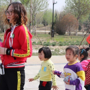 积极进取，永不言败－百年人寿杜会燕