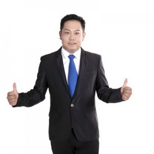 人物专访记—专访百年人寿保险公司黄镇