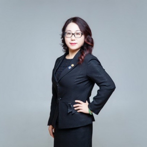 人物专访记—专访百年人寿保险公司雷芙蓉