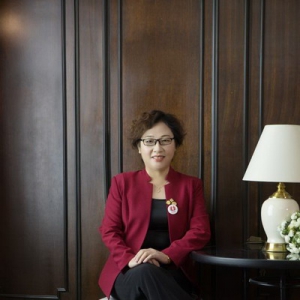 人物专访——记专访百年人寿保险公司牛瑞英总监