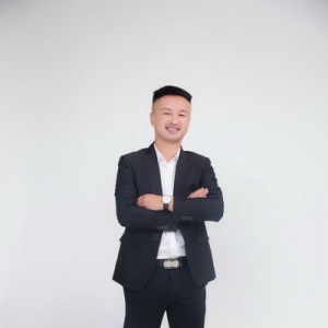 人物专访——百年人寿保险公司妥闻