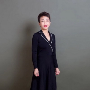 百年人寿王丽彬人物专访，转变——转个身的变化