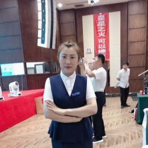 百年人寿通辽本部王艳婷-保险从业感触及心路历程