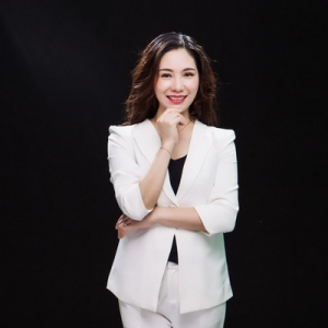 从全职宝妈到职业经理人的完美蜕变 ——记百年人寿优秀代理人雷爱平部经理