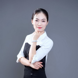 李燕: 从全职妈妈到保险精英的华丽转身 ——访百年人寿优秀代理人李燕