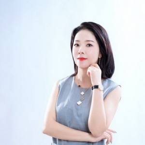 刘巧燕: 生命只有一次，保险收益一生 ——访百年人寿优秀代理人刘巧燕组经理