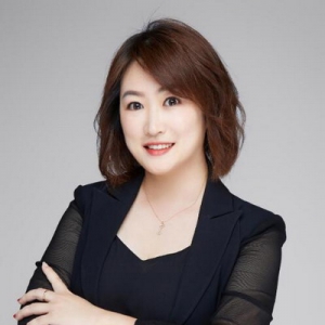 敬畏职责，用心做事 ——访百年人寿优秀代理人刘颖组经理