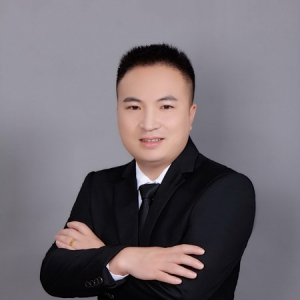 扎根百年，大爱保险！ ——访百年人寿优秀代理人杨金铭组经理