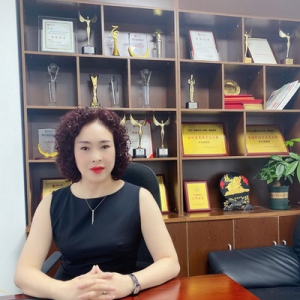 人物专访——记专访百年人寿保险公司赵媚总监