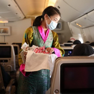 超市客舱齐“上新” 线上线下“带货”忙——东航集团航空+消费扶贫促乡村振兴