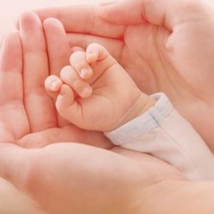 予为爱：宝宝和妈妈都需要爱和呵护