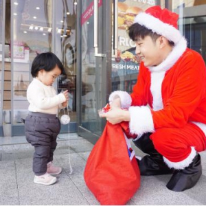 礼物不止这一天 鲜肉永远在身边 沙朗阿甘鲜肉汉堡 圣诞寻“鲜”季