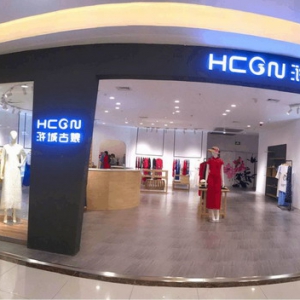 从地摊到“京圈”服装界新星，浒城古娘靠抖音打赢2020“翻身仗”