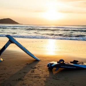 “御剑飞行”不是梦 WaveShark发布新一代电动冲浪板