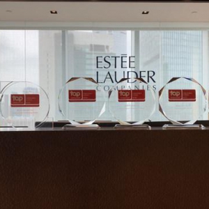 蝉联6年 雅诗兰黛集团荣膺“2021中国杰出雇主”