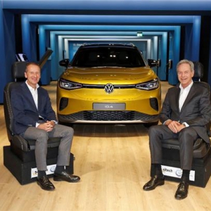 博泽跨出历史性的一步