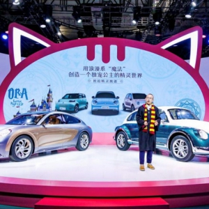 深耕“她”需求，闪电猫朋克猫以魔幻科技吃透“半边天”