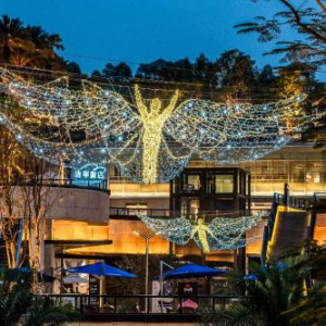 夜空彩虹绝美灯光装绘四海城，广州万博商圈点亮“天使之夜”