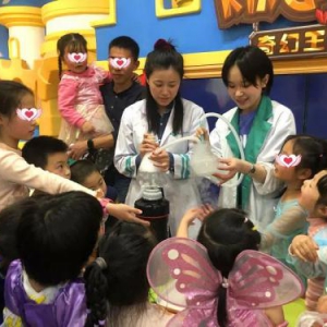 走进爱贝迪STEM+课堂，开启“冰雪奇缘”探索之旅