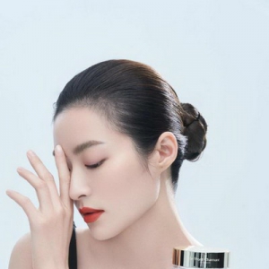 3D修护抚平细纹，对抗初老，就选梦尚岚臻颜修护精华面霜