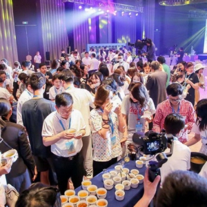 东阿阿胶•花简龄夏日宠粉节 “认真生活 简单养生”