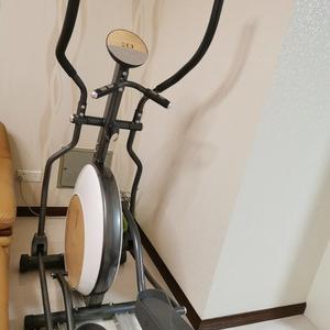 莫比家庭椭圆机趣味性十足，适合全家使用