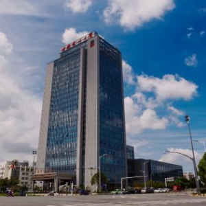 著名书法家李士杰携中国书法大厦助力县乡脱贫