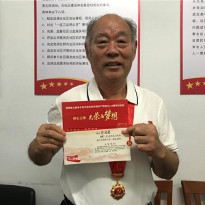 郑州电力高等专科学校：“党员纪念封”激励党员情怀