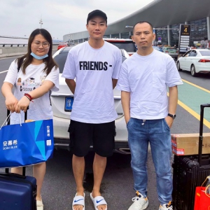 曹操出行接到紧急求助 深夜12点 郑州小伙爬22层楼提供帮助