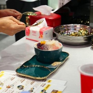 走进当代年轻人爱情的纠结与困惑，世云甜水坊冠名《我爱冒牌机器女友》火热来袭