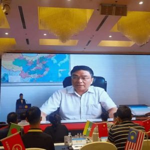 第六届"改革与创新"商业经济峰会在西安召开