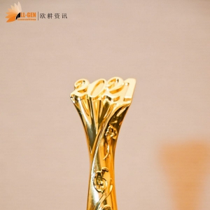 小帮规划CEO徐彬获2021年互联网保险行业十大风云人物奖项