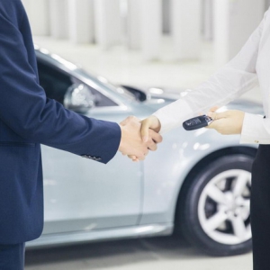 新能源车迎来发展“黄金期”，购车请来掌上生活“小招看车团”