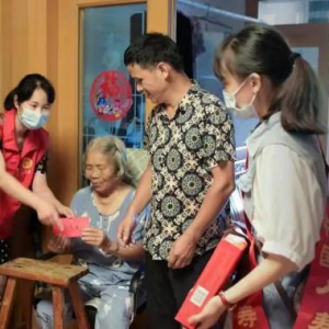 闽清国寿携手闽清县计生协会开展走访慰问活动