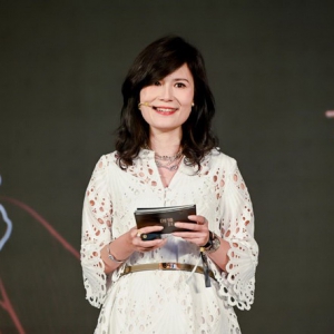 “创领·共赢” 颖通集团重磅发布《2021中国香水行业研究白皮书》