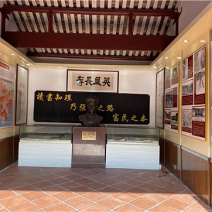 踏寻红色足迹，传承革命精神